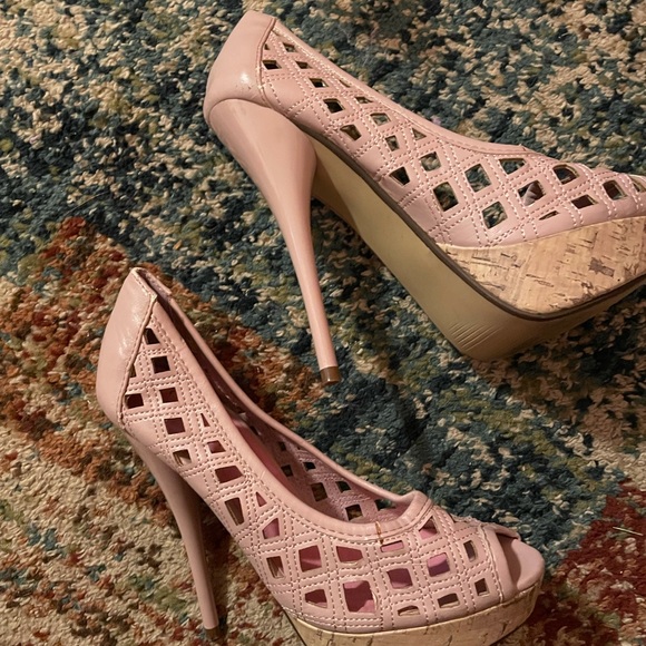 Privilege size 6 heels - Picture 2 of 3